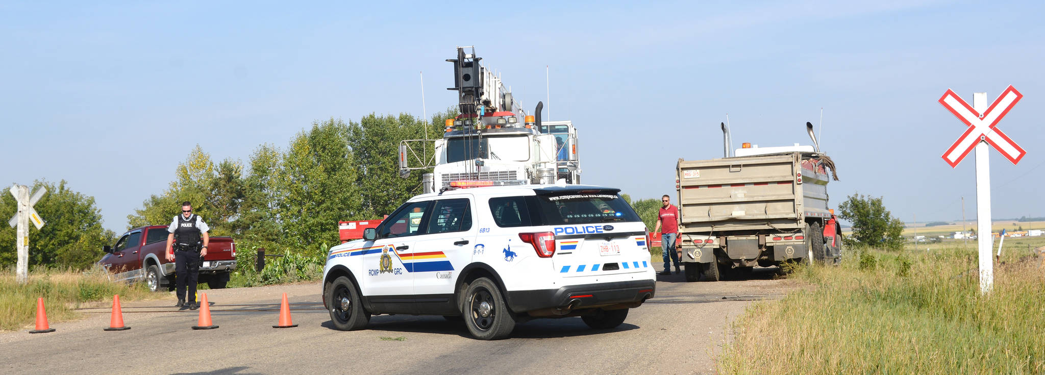 13237707_web1_lj-train-truck2
