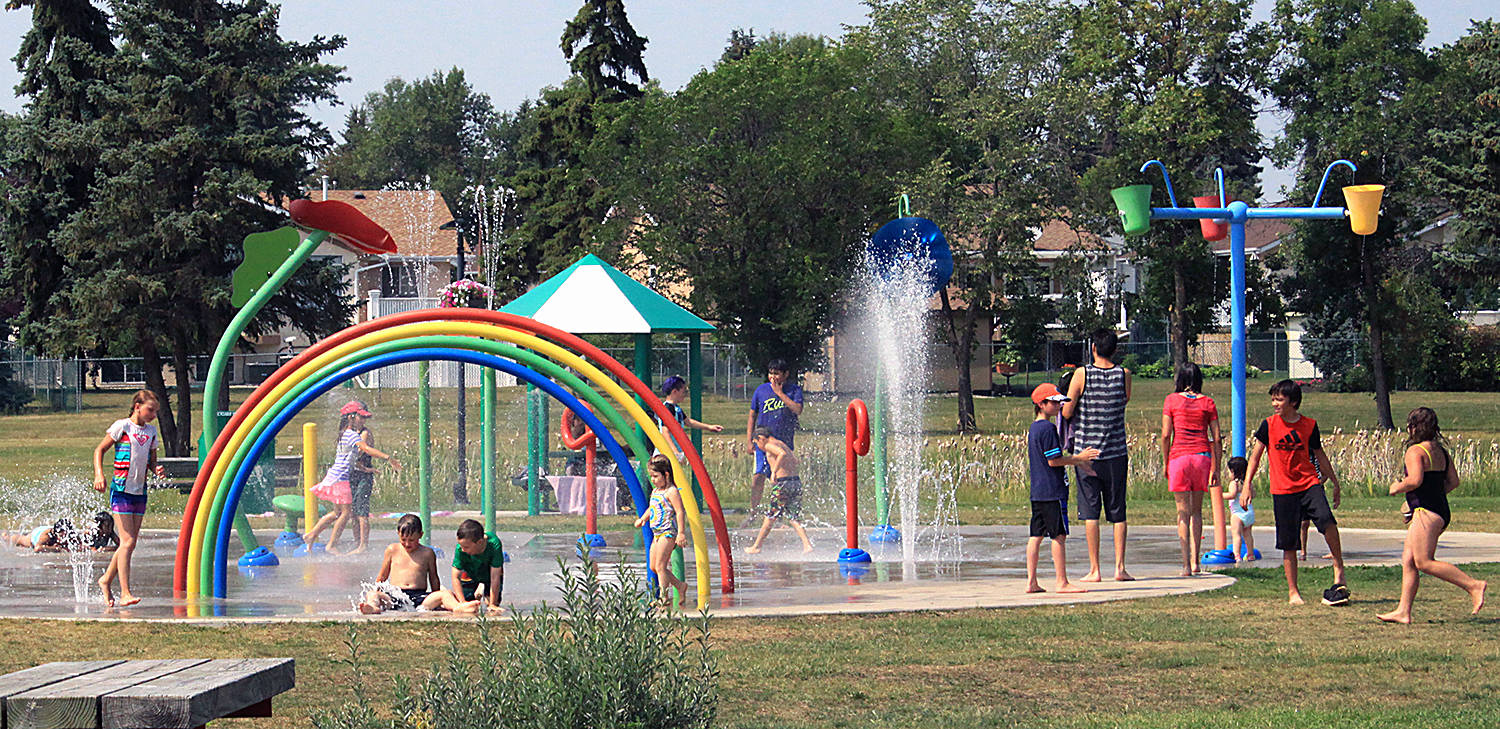 17065567_web1_180808-PON-SplashPark_1