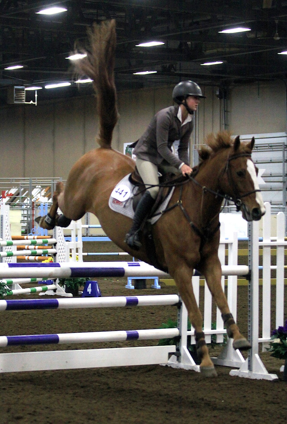 19522221_web1_191127-PON-ShowJumping_2