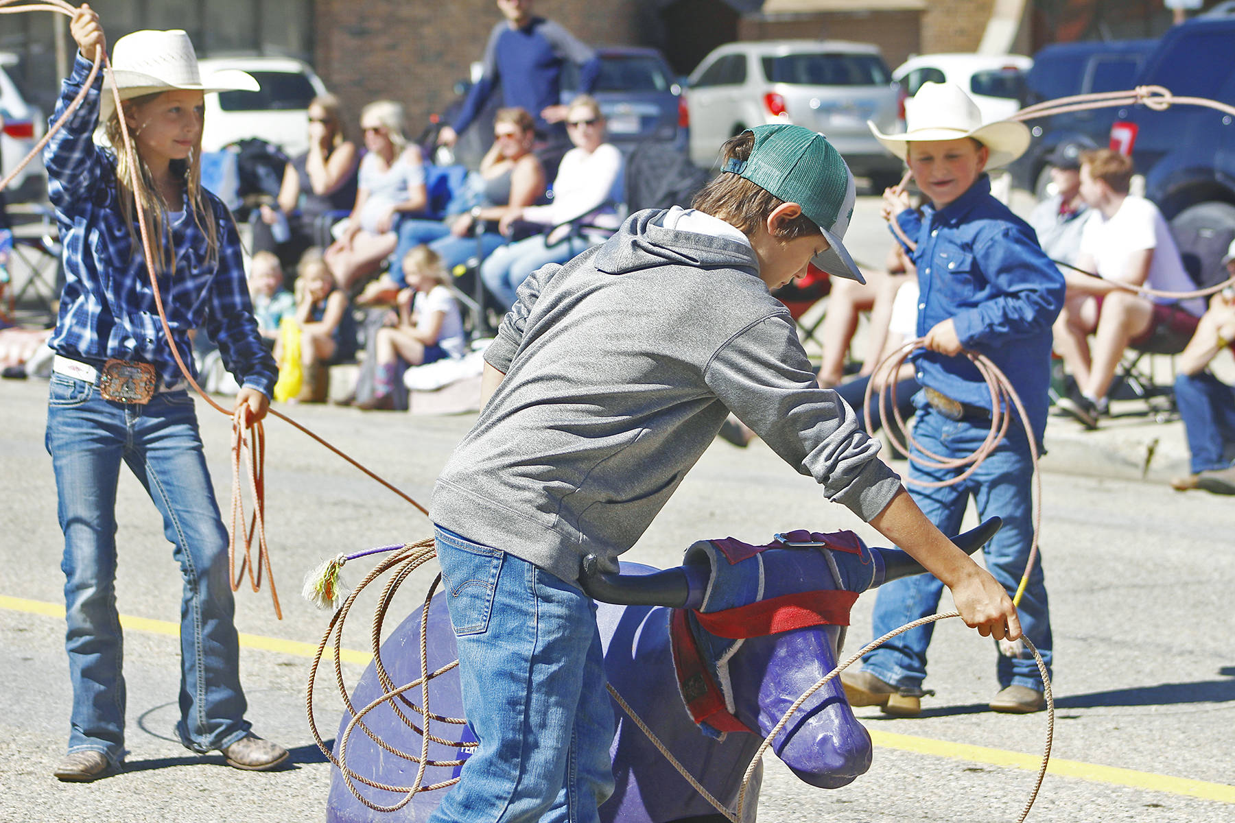 21509319_web1_2019PonokaStampedeParade_14