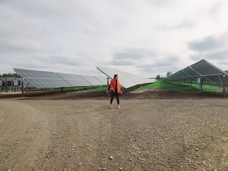 23551731_web1_201209-PON-SolarFarm_1