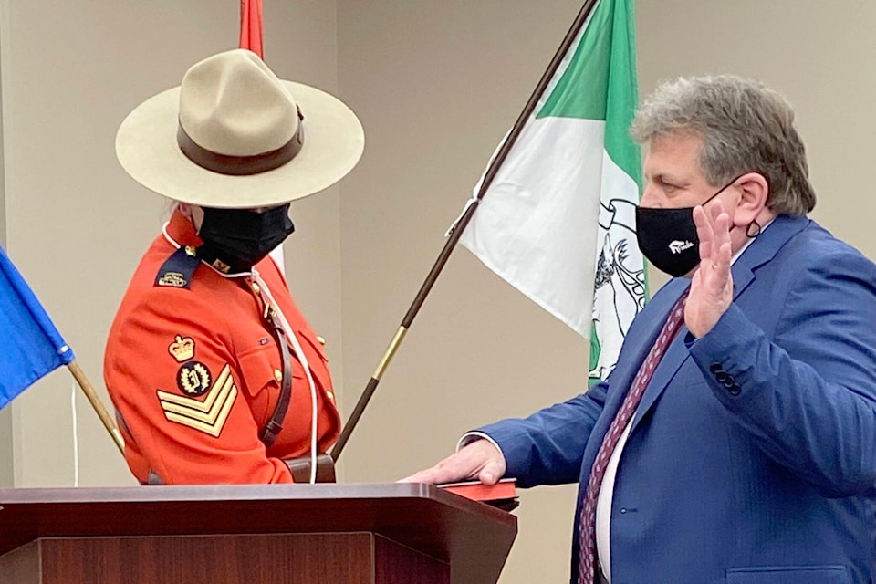 Ponoka Mayor Kevin Ferguson is sworn in Oct. 26. (Photo submitted)