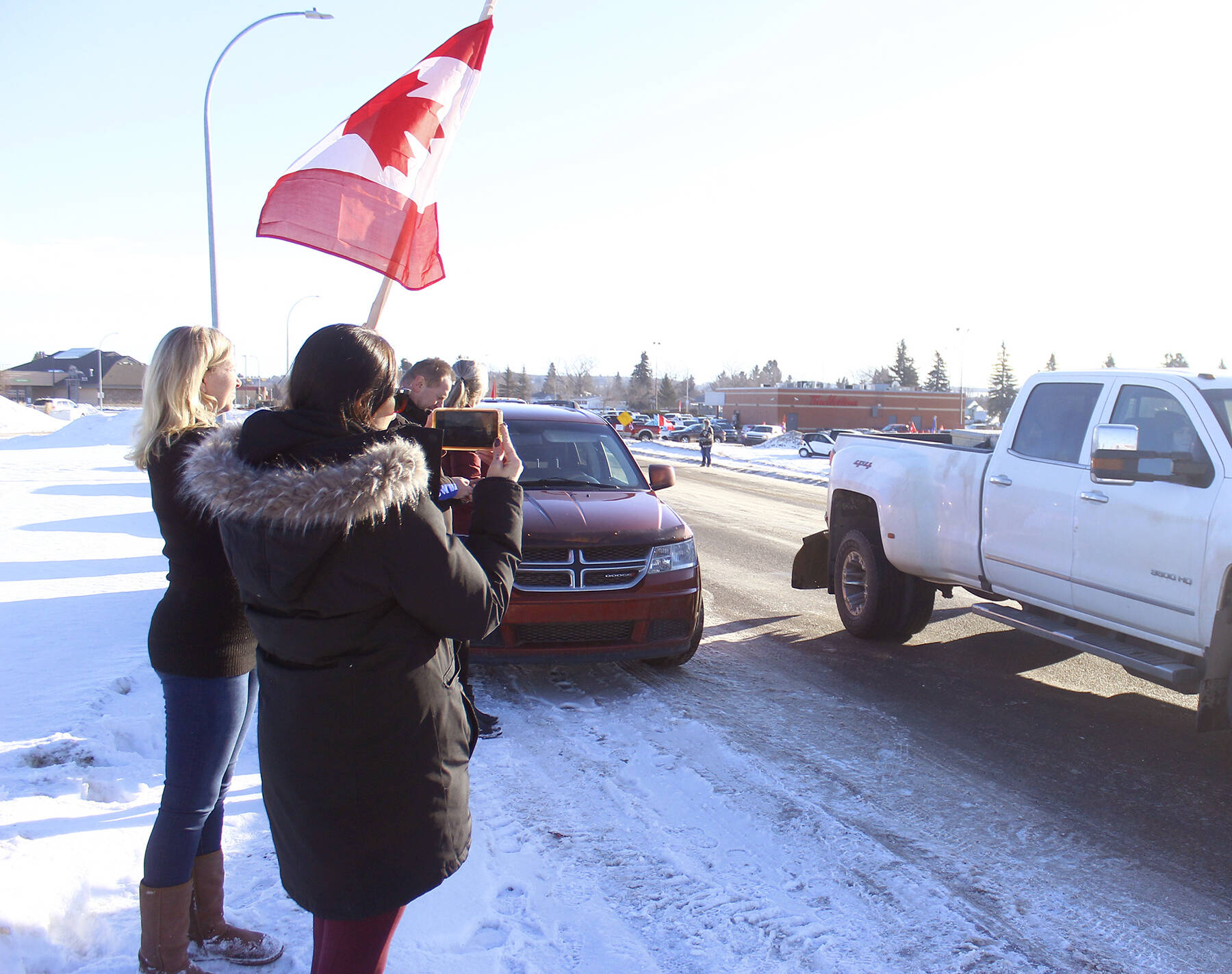 27969647_web1_220202-PON-Convoy-to-Edmonton_5