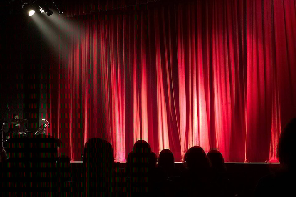 33910253_web1_T-Theatre-stock
