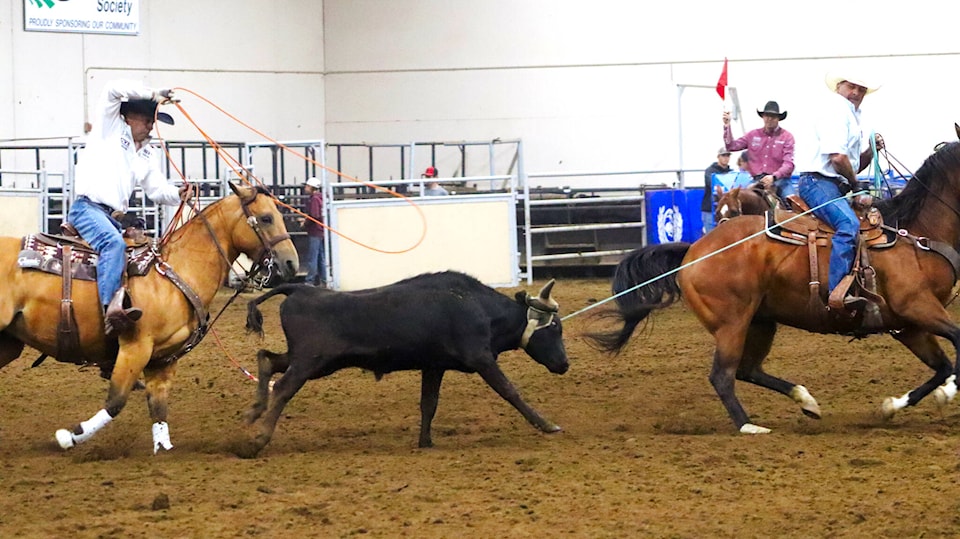 33928852_web1_230927-PON-Team-roping-photos_1