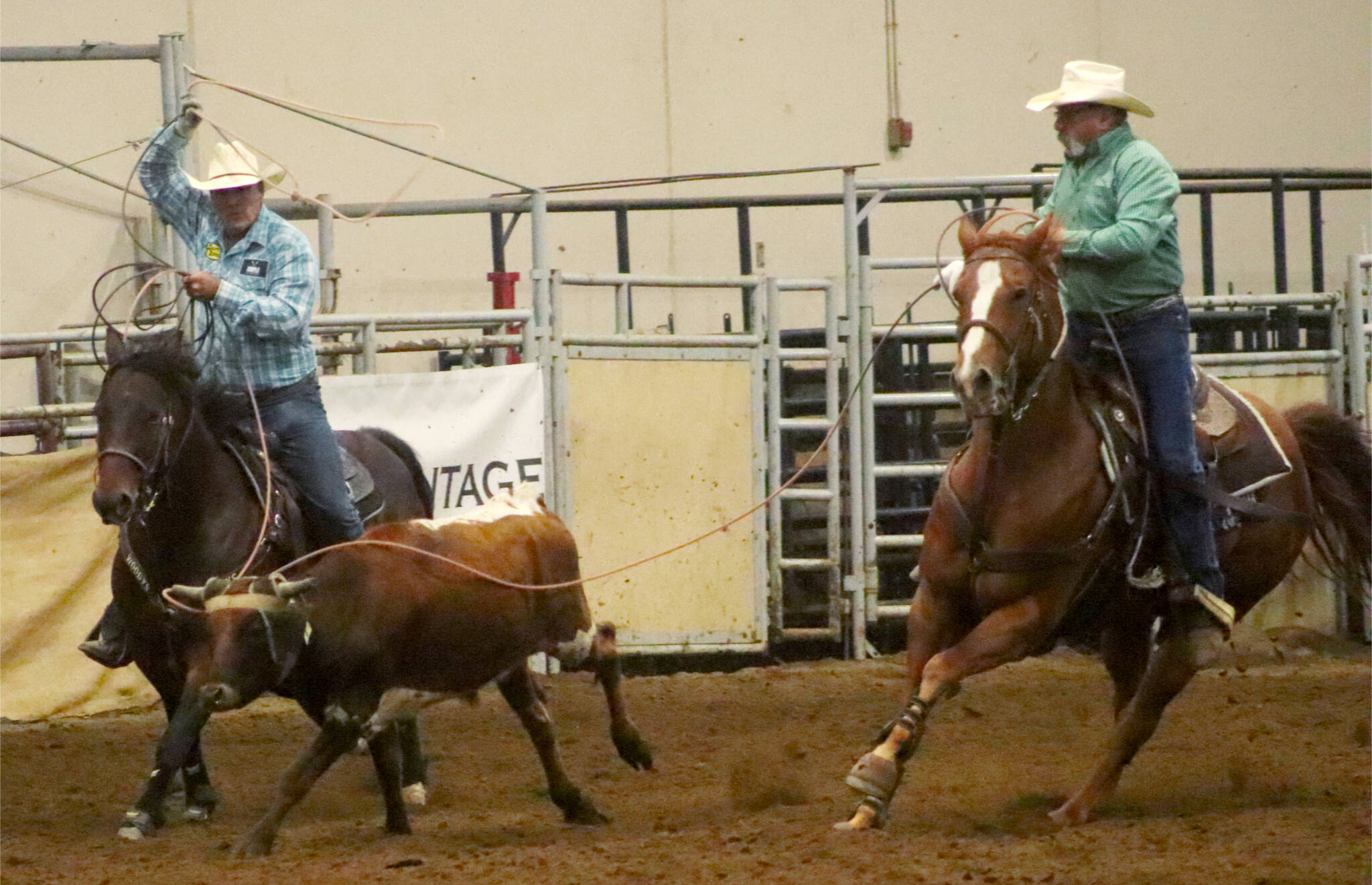 33928852_web1_230927-PON-Team-roping-photos_3