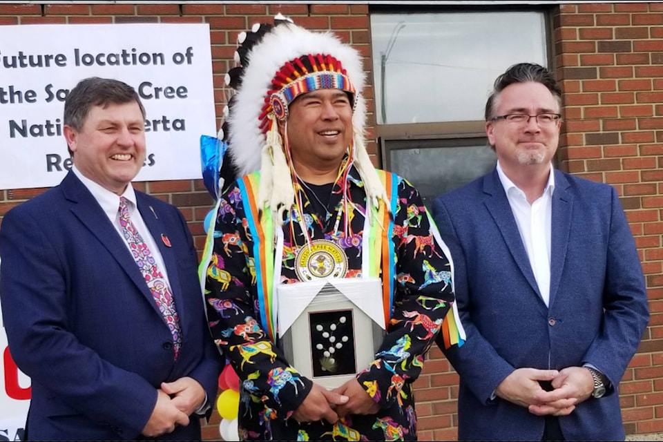 L-R: Minister Rick Wilson, Chief Vernon Saddleback and Minister Dale Nally. (Facebook photo/Samson Cree Nation)