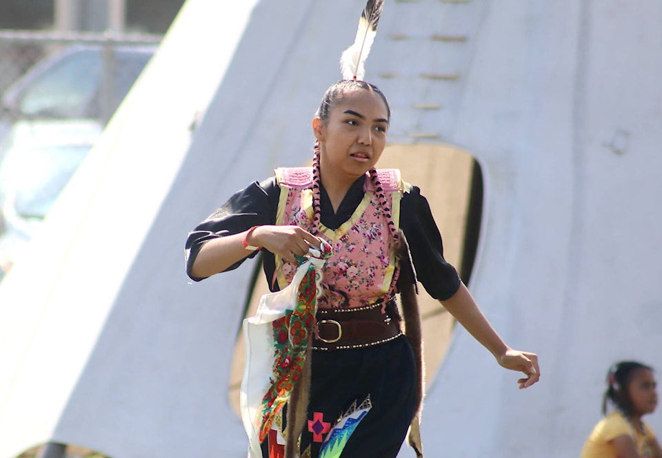 34003096_web1_230705-PON-Stampede-Photo-spread_1