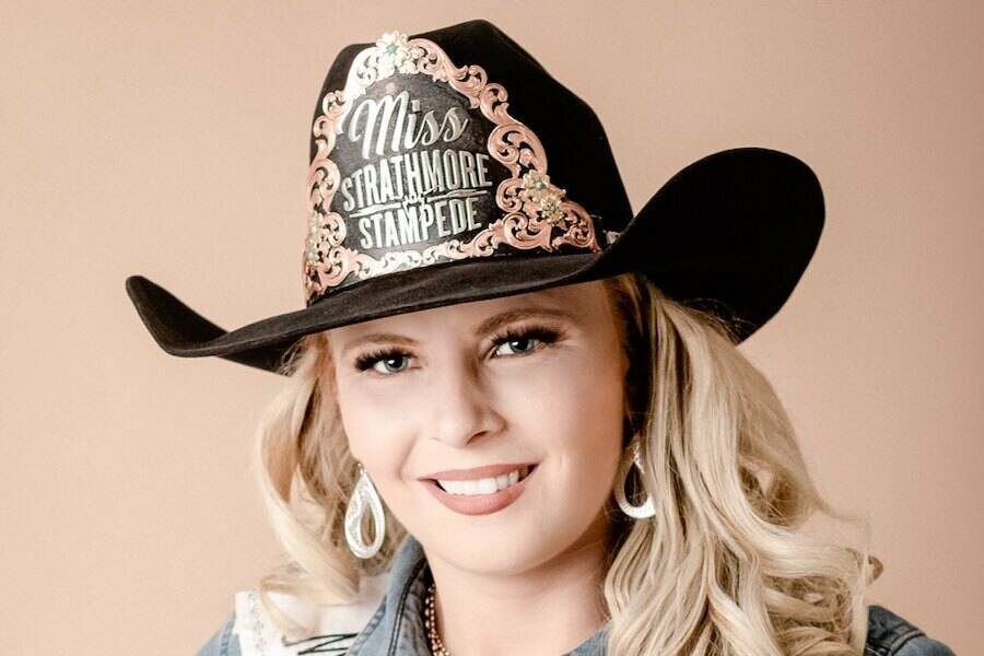 34007478_web1_230926-RIM-MissRodeoCanadaGirls-_1