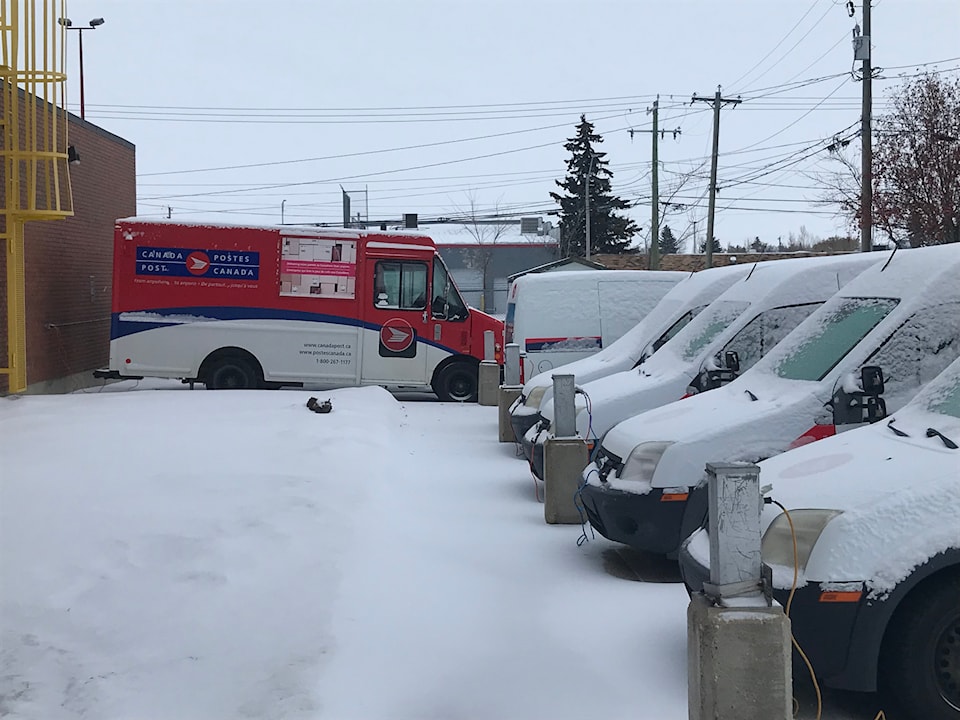 postal-vehicles