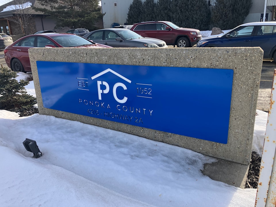 ponokacountysignstock