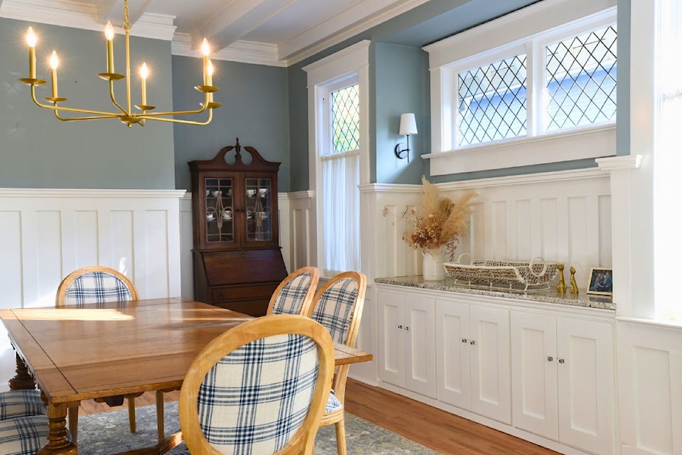 Blue and white throughout the interior of the home create a calming cohesiveness.