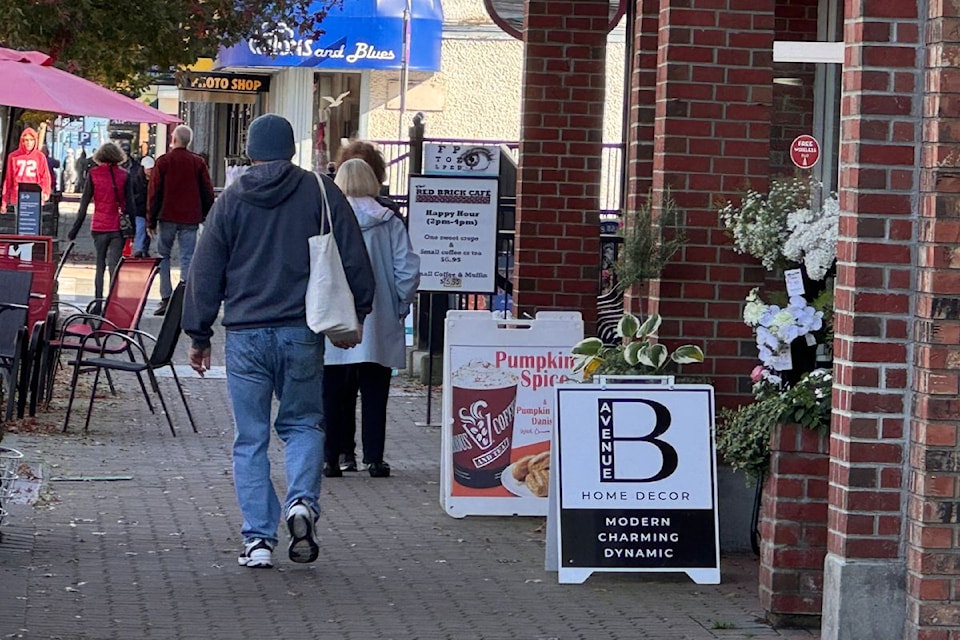 Beacon Avenue shoppers in Sidney