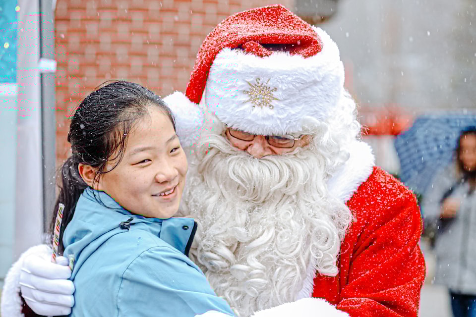 Santa Claus delighted children at City Hall. 
