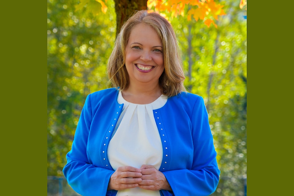 coralee-oakes-headshot