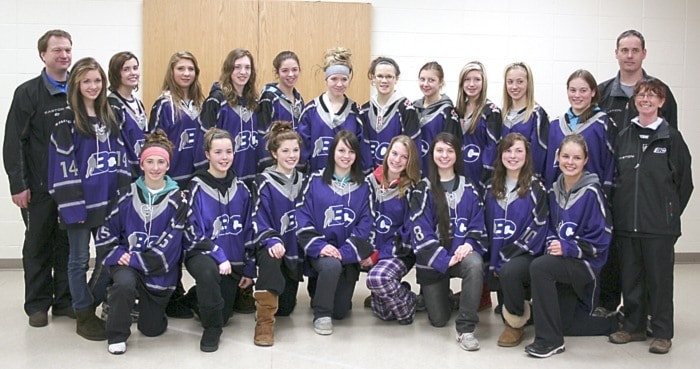 1386quesnelU16_Girls_Hockey_Team_Web