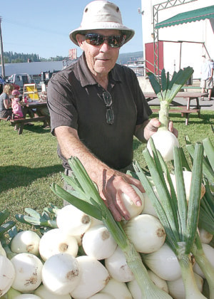 26024quesnelsenior-onions-Market