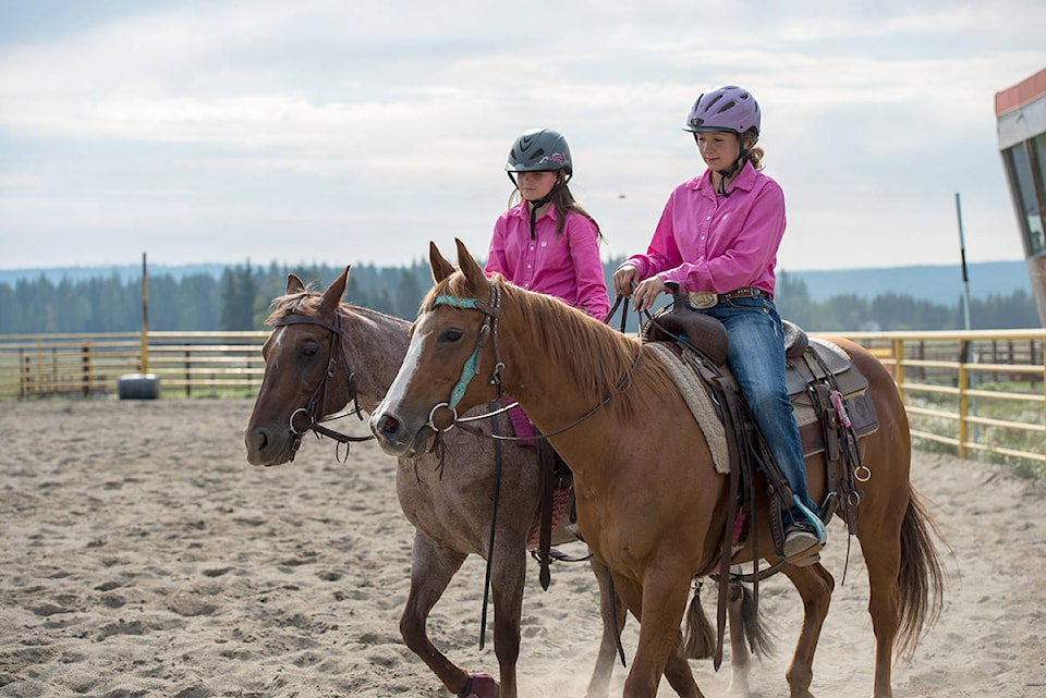 8403112_web1_170908-QCO-CattlepenningGirls_3