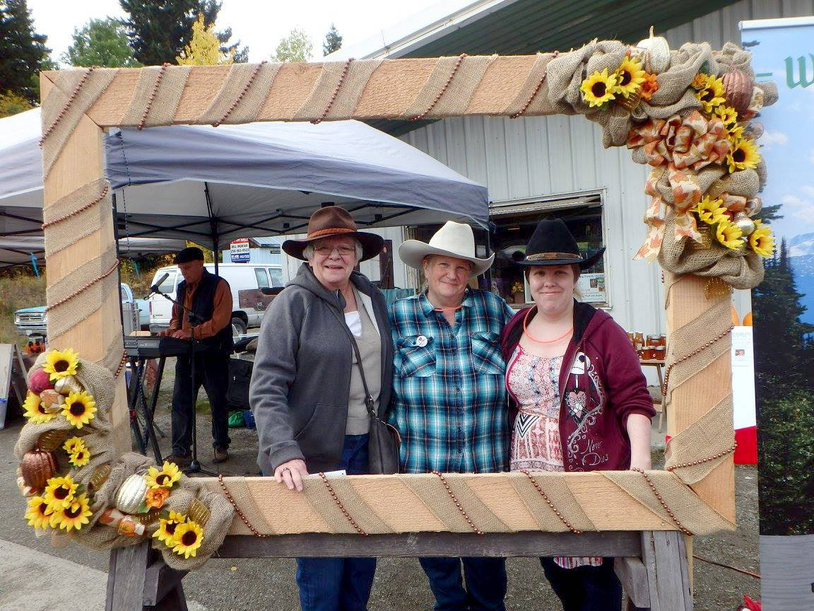 8757486_web1_171004-QCO-BL-Harvest-Festival_3