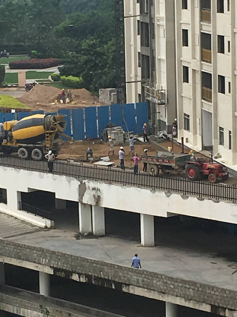 8818883_web1_171013-QCO-Bryants-India-4th_2