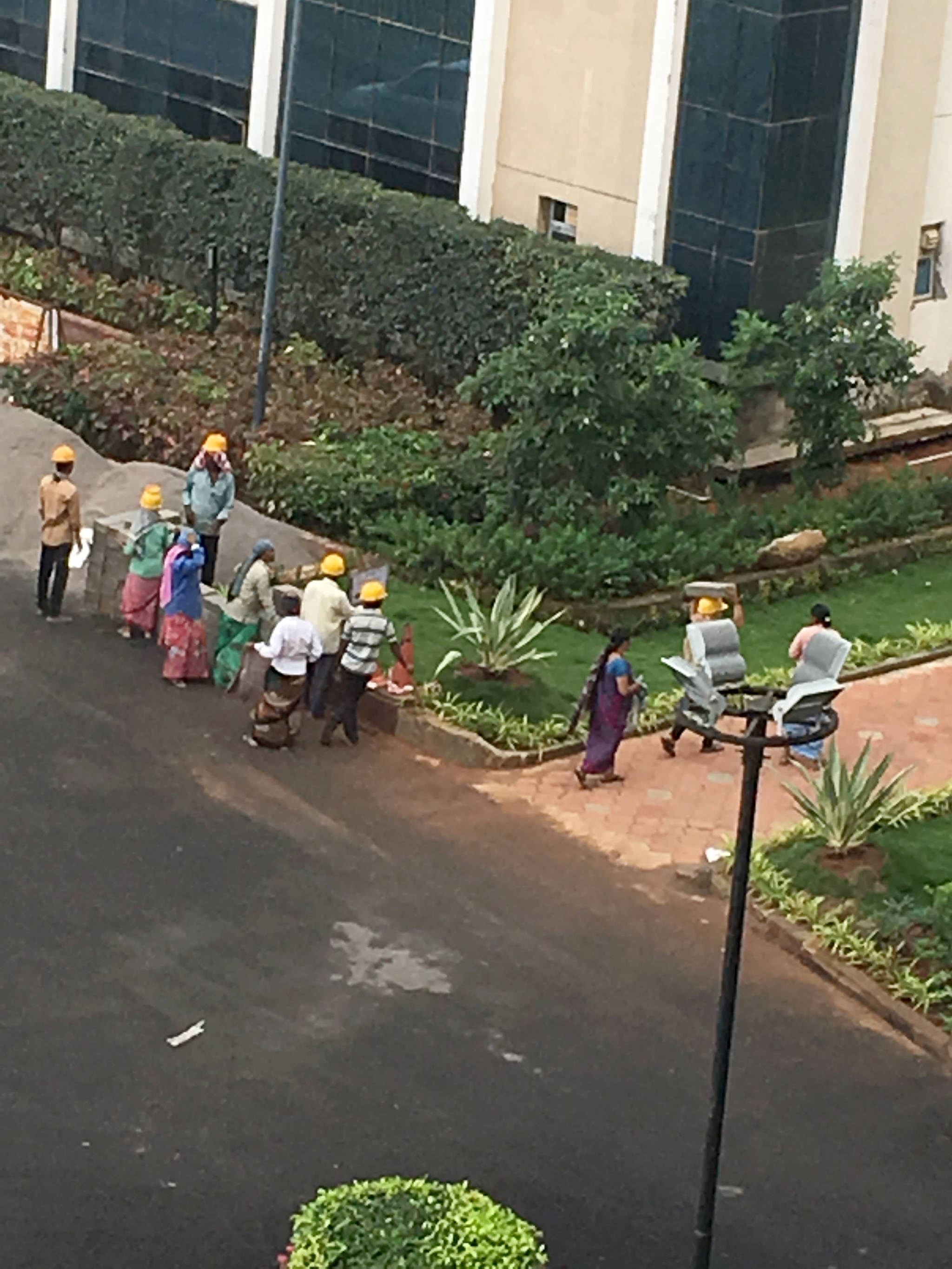 8818883_web1_171013-QCO-Bryants-India-4th_3