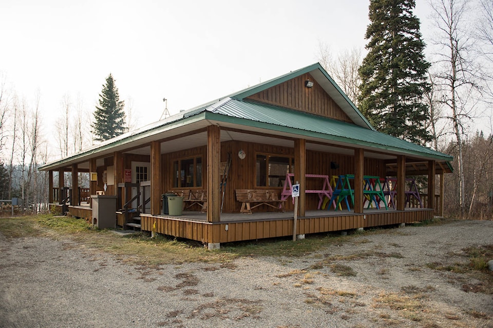 9913825_web1_171220-QCO-Hallis-Lake-Lodge-SA_1