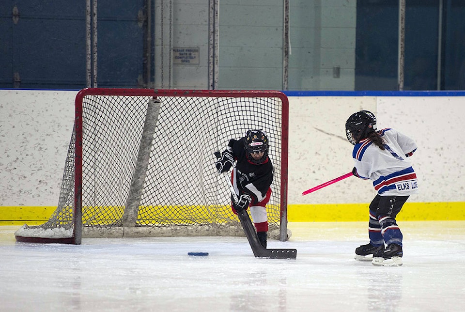 10131136_web1_180112-QCO-ringette-tournament-Quesnel_2