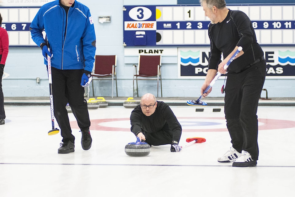 10987002_web1_curling--seniors