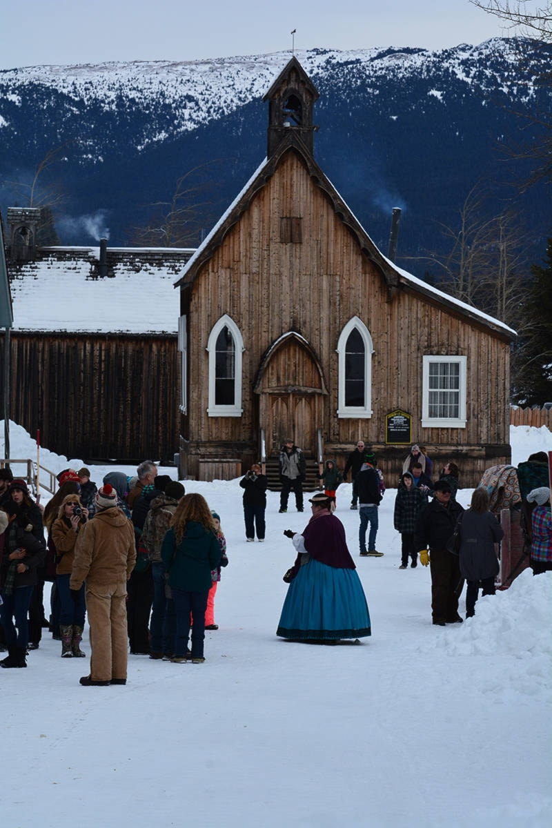 14647465_web1_181205-QCO-barkerville-christmas_2