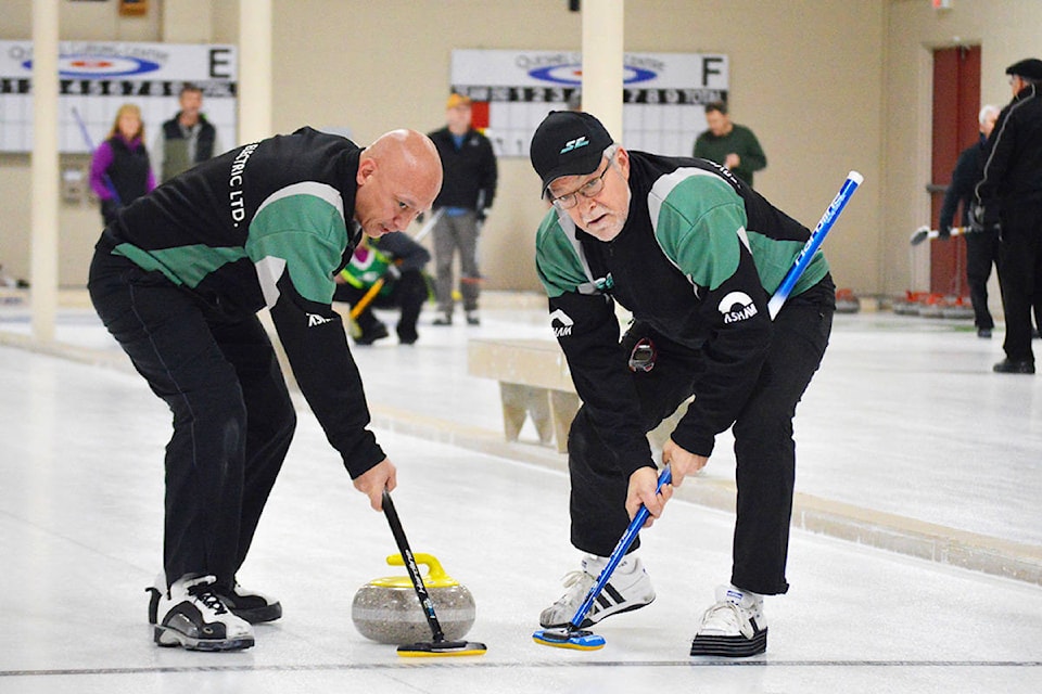 20306288_web1_191127-QCO-curling2-copy