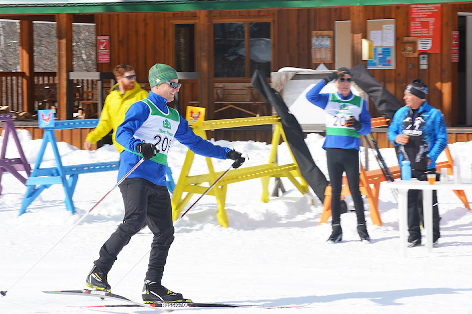 20780387_web1_200306-QCO-Cariboo-Fun-Freestyle-Race-skiing_1