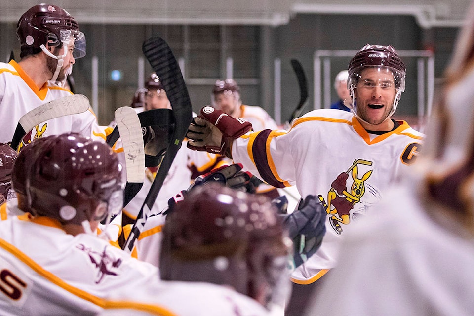 20863691_web1_200311-QCO-Roos-CIHL-Champions-QuesnelKangaroos_1