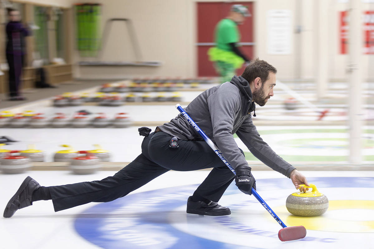 20959698_web1_200318-QCO-StPaddysBonspiel-curlingstpatricksday_5