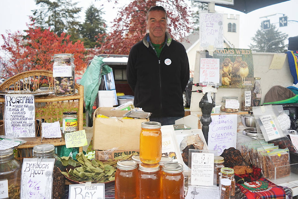 22883676_web1_191016-QCO-Farmers-Market_3