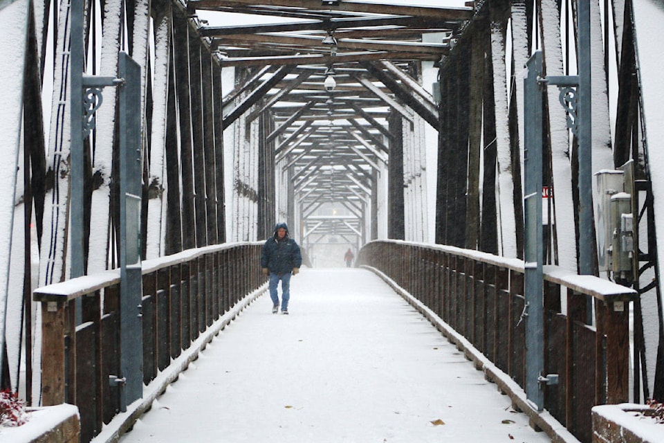 23096140_web1_201023-QCO-WinterWonderland-Bridge_1