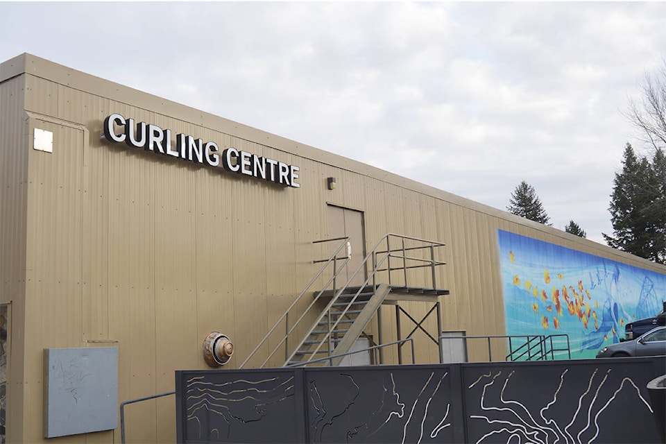 26511497_web1_191101-QCO-curling-rink2