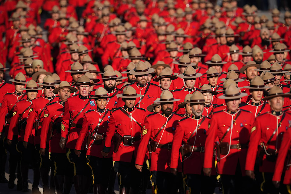 30995554_web1_221102-CPW-thousands-honour-Yang-RCMP_1