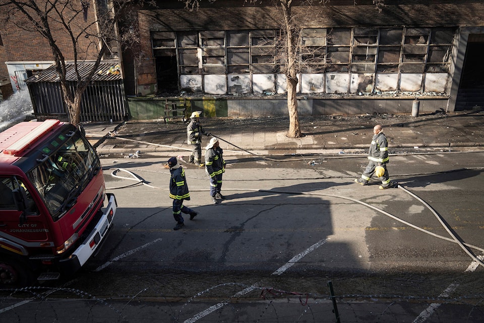 33765707_web1_230831-CPW-South-Africa-Fatal-Fire-fire_1