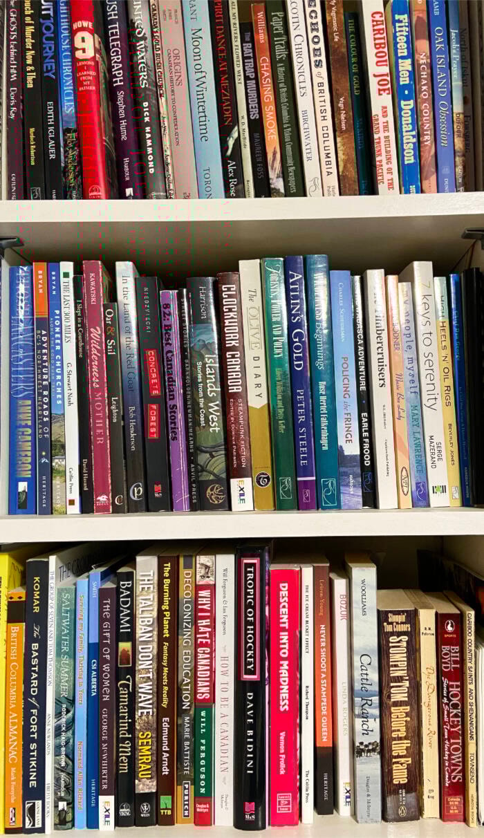 33922698_web1_230920-QCO-library-book-sale_2