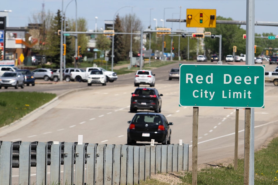 220531-rda-reddeer-sign-stock