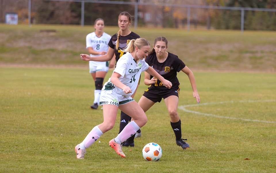 241105-rda-rdp-queens-soccer