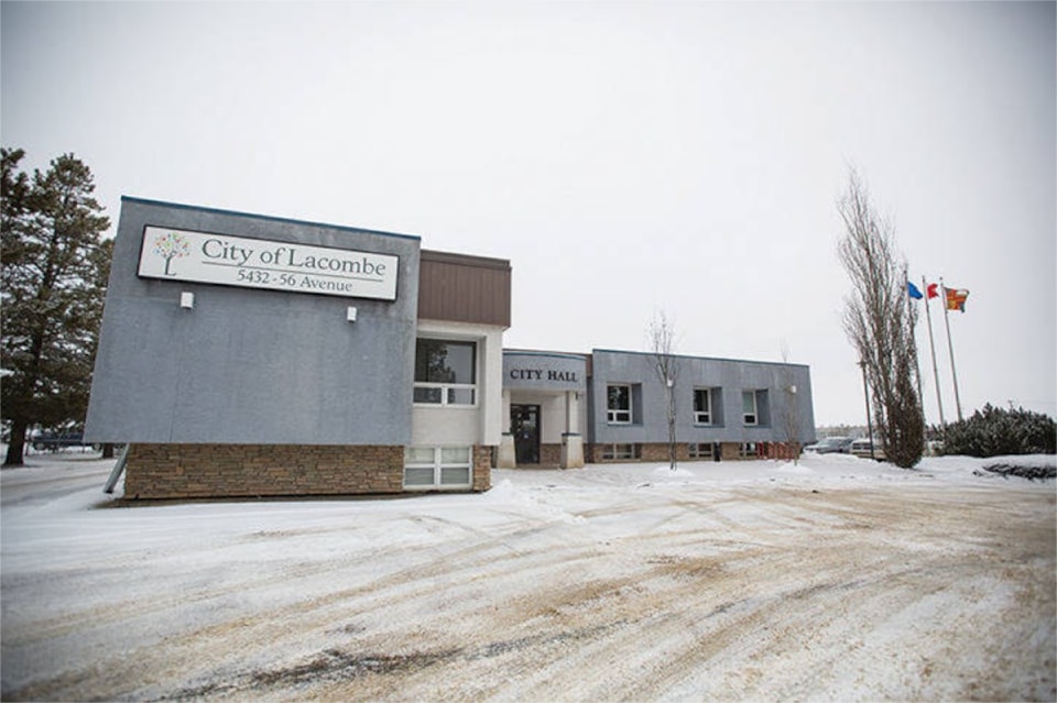 lacombe-city-hall