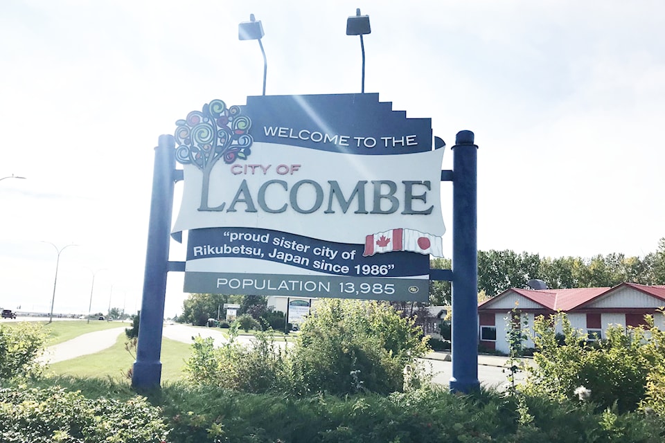 lacombe-sign