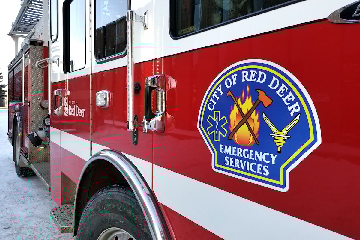 Stranded teens rescued from Red Deer River embankment