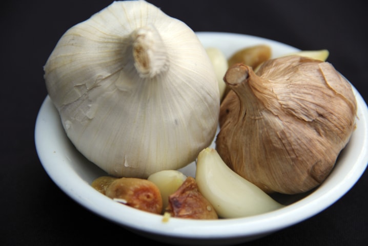 B01-Life-Garlic-in-Bowl