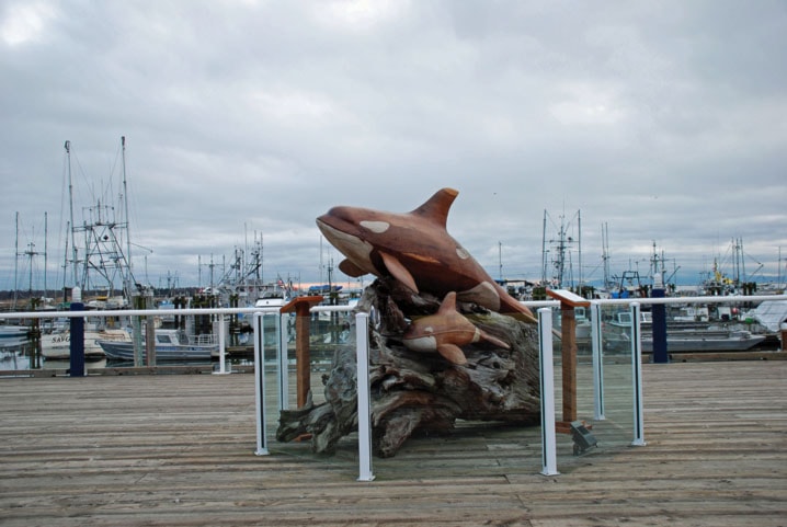 B01-Travel-Harbour-statue