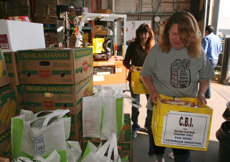 CBIFoodBankDonationRandyMay31_20110531165623