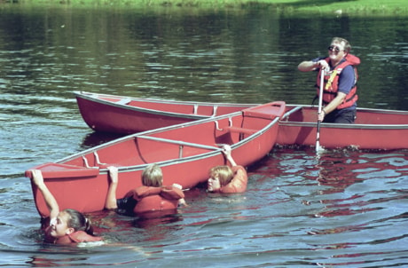 LOOKBACK-tip-a-canoe