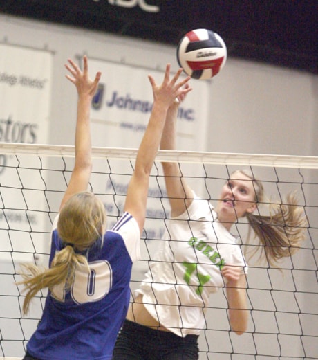 RDCvballvsMountRoyal-Natasha-Nov14_20091114214817