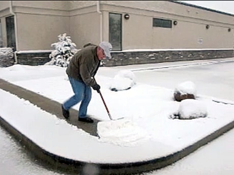 Snow_shovelling